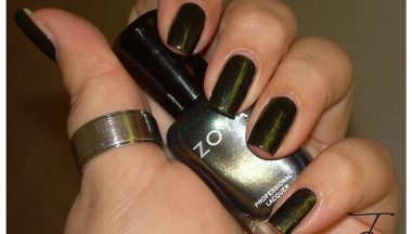 edyta zoya swatch con smalto orizzontale