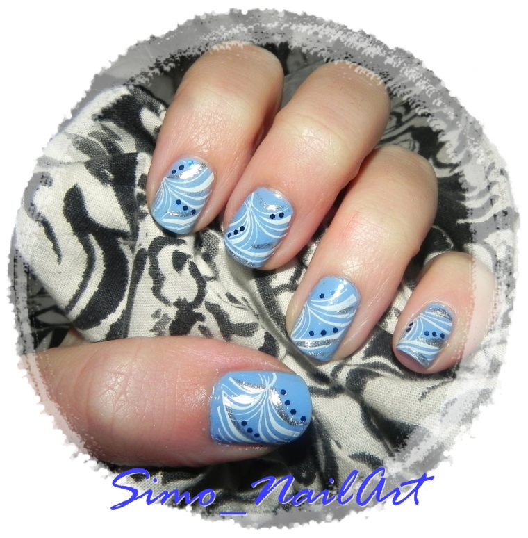 Tutorial Nail Art - Nail Art azzurra con stamping e dischetto Konad