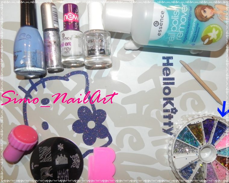 Tutorial Nail Art - Nail Art azzurra con stamping e dischetto Konad