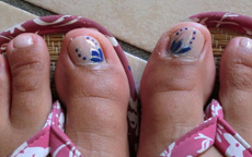 Fiore blu nail art