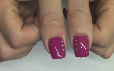 Monocolore rosa cardinal con strass nail art