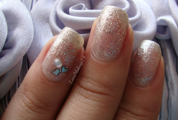 8. Nail art elegante e romantica - wide 2