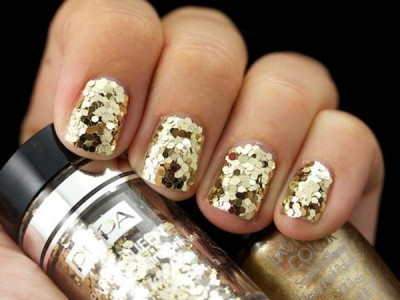 Party Queen Pupa gold paillettes