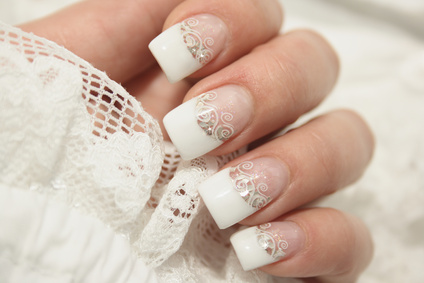 ricostruzione-unghie-gel-french-manicure