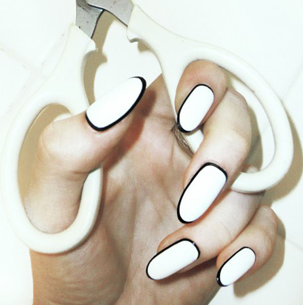 circle french manicure