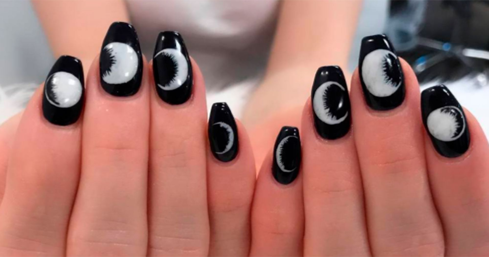 Eclipse Manicure: la nail art che segue le fasi lunari