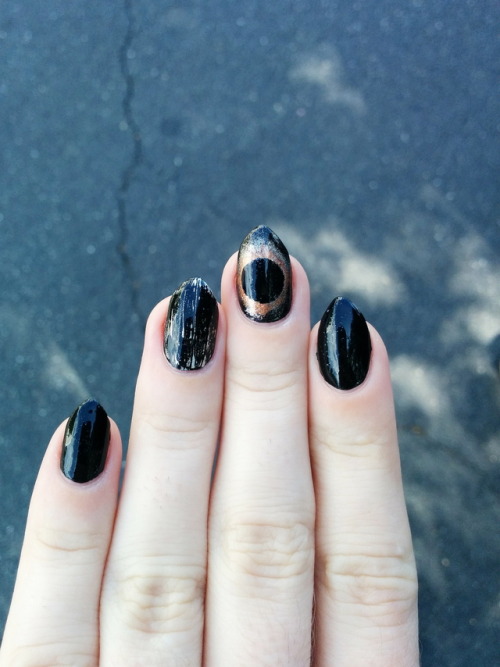 Eclipse Manicure: la nail art che segue le fasi lunari